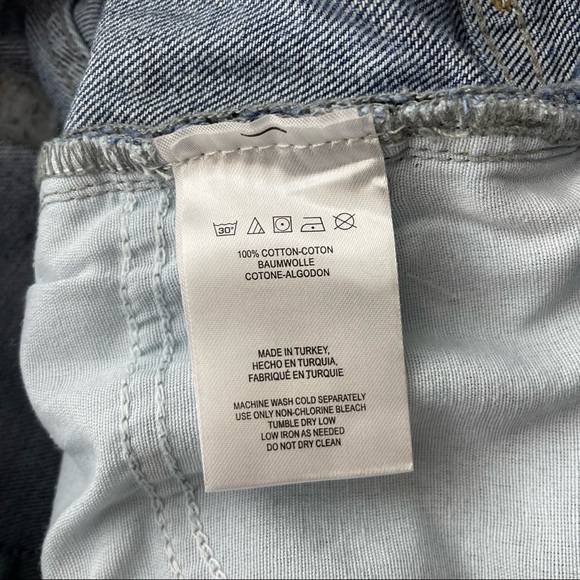 BDG NWT URBAN OUTFITTERS HIGH RISE BLUE BUTTON DOWN LEG JEANS 24 - Picture 9 of 10